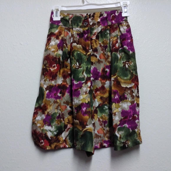 Vintage 100% silk shorts - Picture 1 of 6